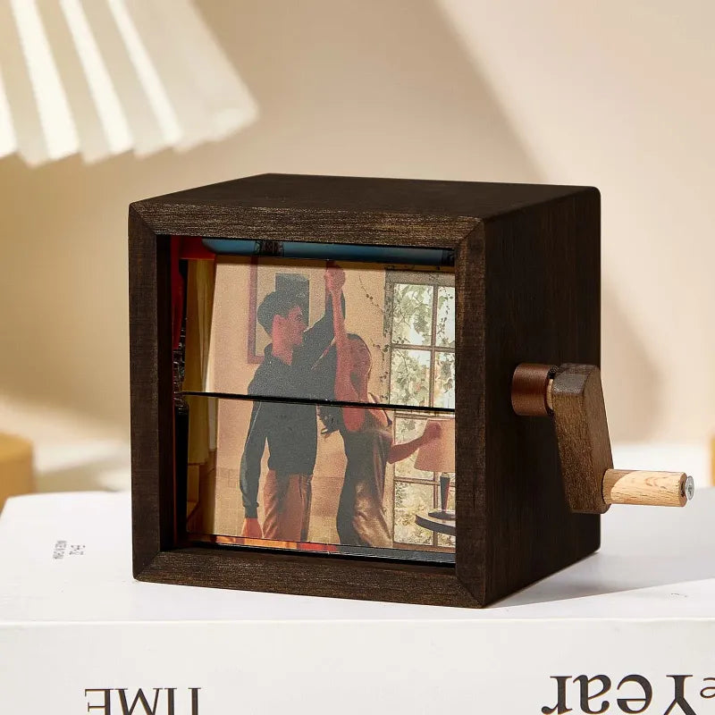 Custom Hand-Cranked Flipbook Animation Machine – Relive Your Memories in Motion