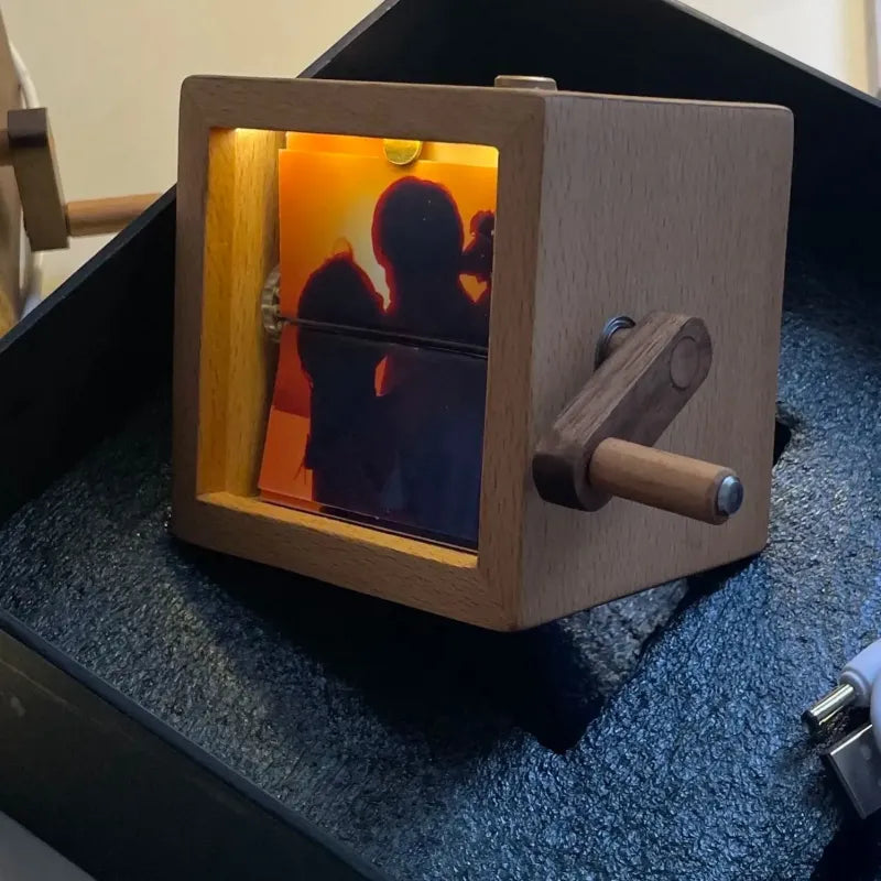 Custom Hand-Cranked Flipbook Animation Machine – Relive Your Memories in Motion